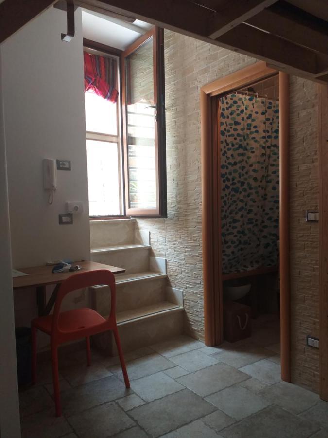 Il Soppalco Acomodação com café da manhã Bari Exterior foto
